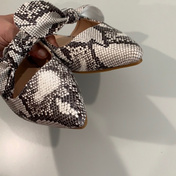 Snakeskin Pattern Bow Slip On Flat Backless Pointed Toe Mule NIB - Picture 4 of 8